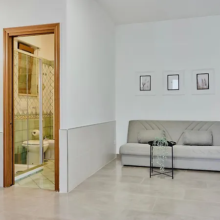 Gioielli House Bed and breakfast 4*