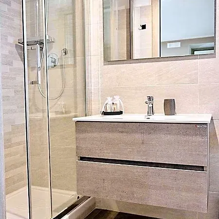 Gioielli House 4*